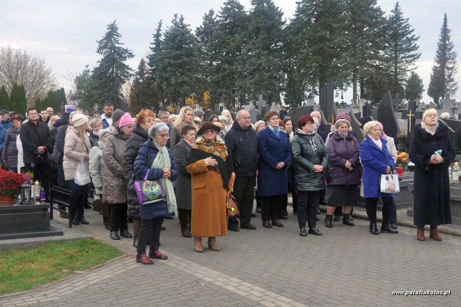 065 Procesja na nowym cmentarzu.jpg